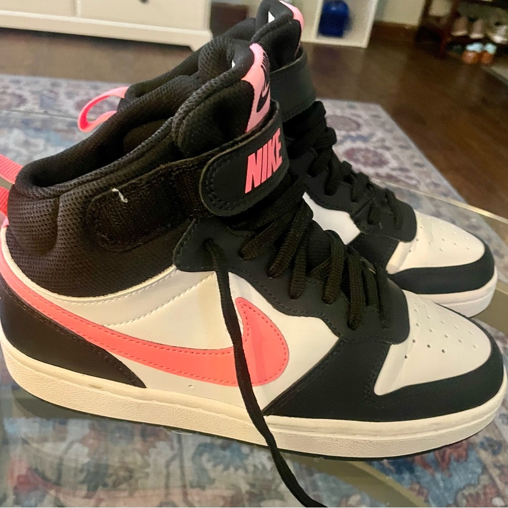 Air Jordan black and pink size 5.5 (7 women’s)